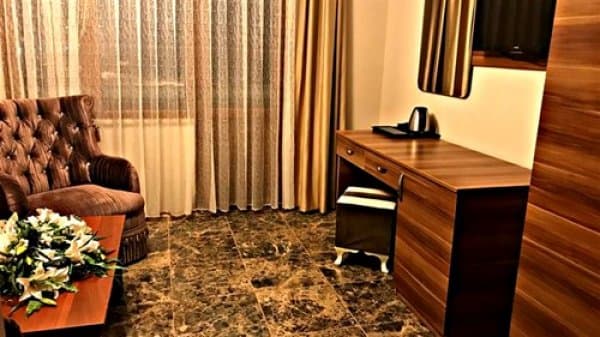 Junior Suite Göl Manzaralı 3