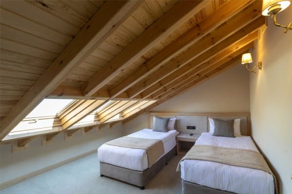 Deluxe Suite With Sea View and Balcony 4