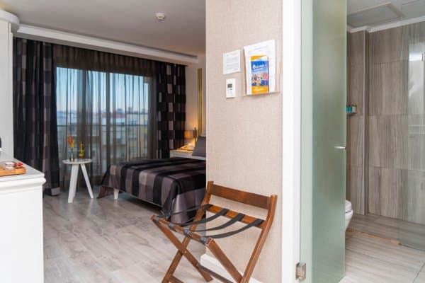 Standart Oda Şehir Manzaralı 1