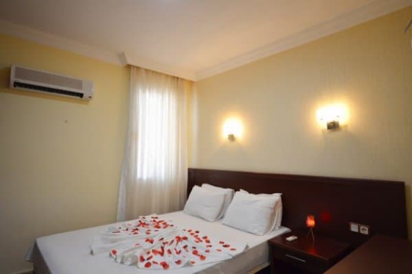 Family Suit Kara Manzaralı 1