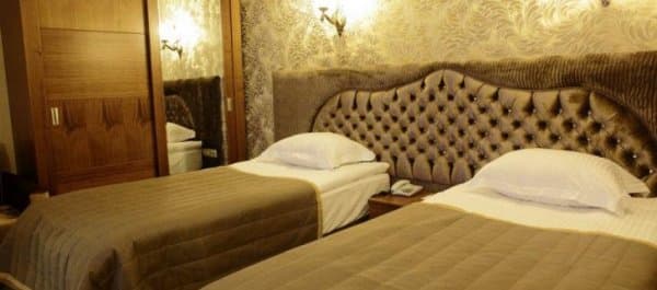 STANDARD ÜÇ YATAKLI ODA 1