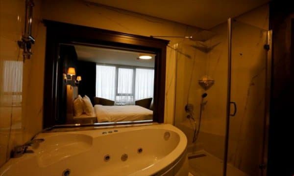 Executive Room Lake View 2