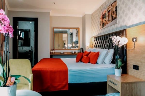 Köşe Twin Yataklı Oda 1