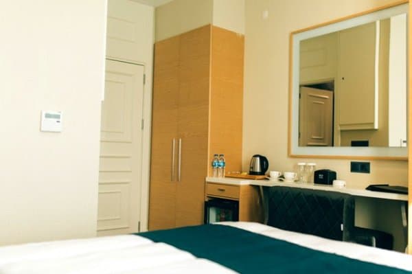 Kara Manzaralı Standart Oda 3