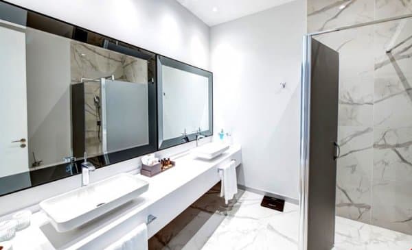 Premiere Plus Bahçe Manzaralı Oda 4