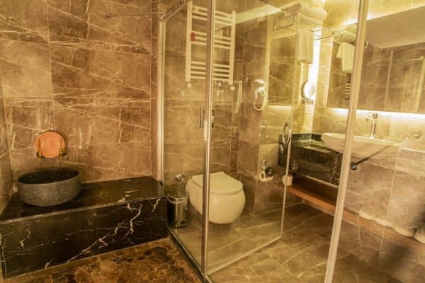 Corner Deluxe Room 4