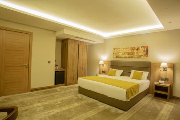 Corner Deluxe Room 3