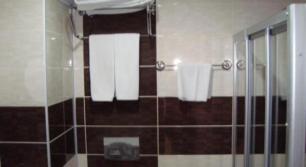 B Blok Kara Manzaralı Oda  4