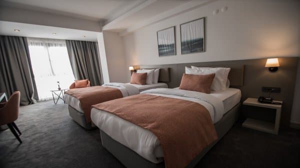 İki Ayrı Yataklı Oda	 2