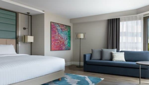 Köşe Şehir Manzaralı Oda	 2