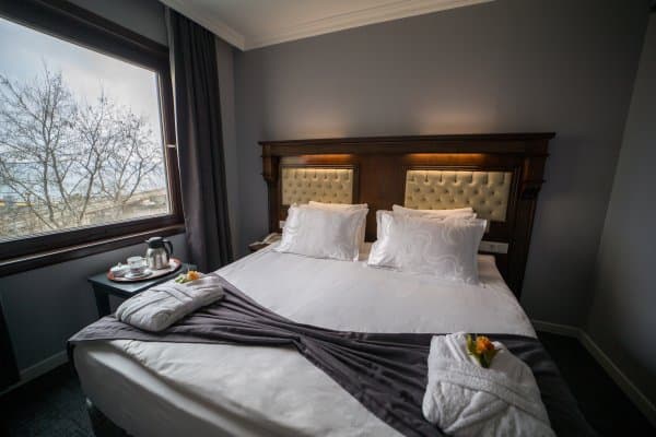 Deniz Manzaralı Oda 1