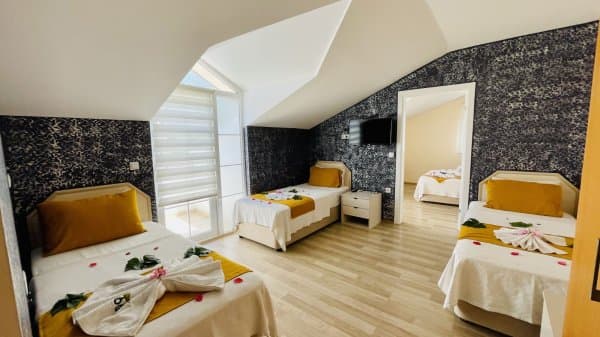 Aile Odası Bahçe Manzaralı 1