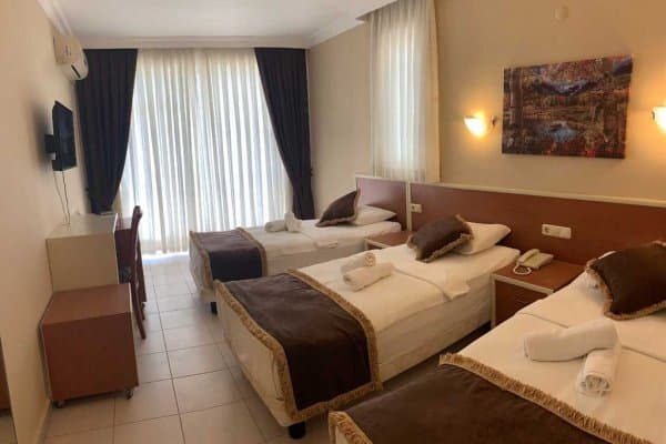 Triple Oda Deniz veya Kara Manzaralı 1