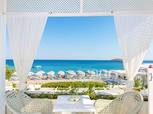 3 Kişilik Bal Badem Deniz Manzaralı 35 M2 2