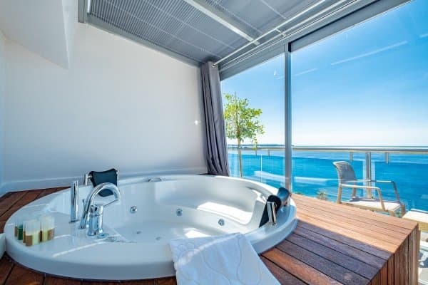 Corner Room Jacuzi 2