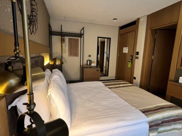 Economy B Queen Oda 2