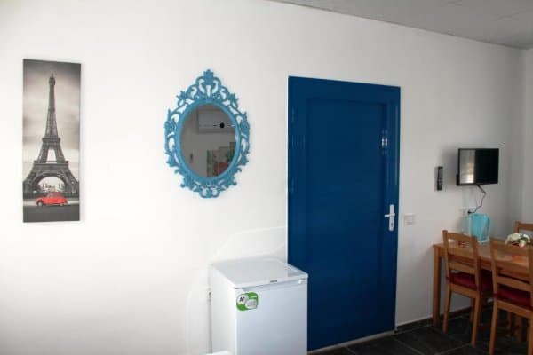 Poolside Triple Room 4