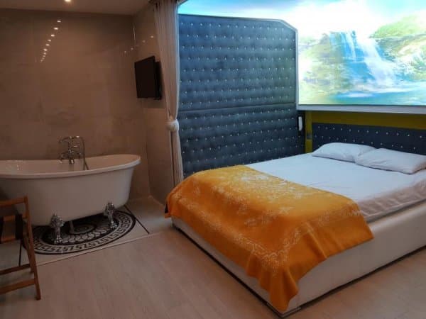 Jakuzili Palovit Suit	 1