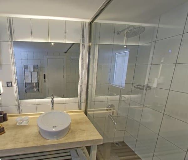 Deluxe Room City View 4