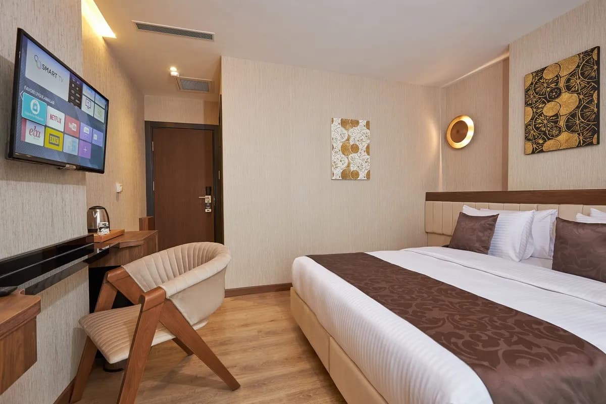 Deluxe Room 1