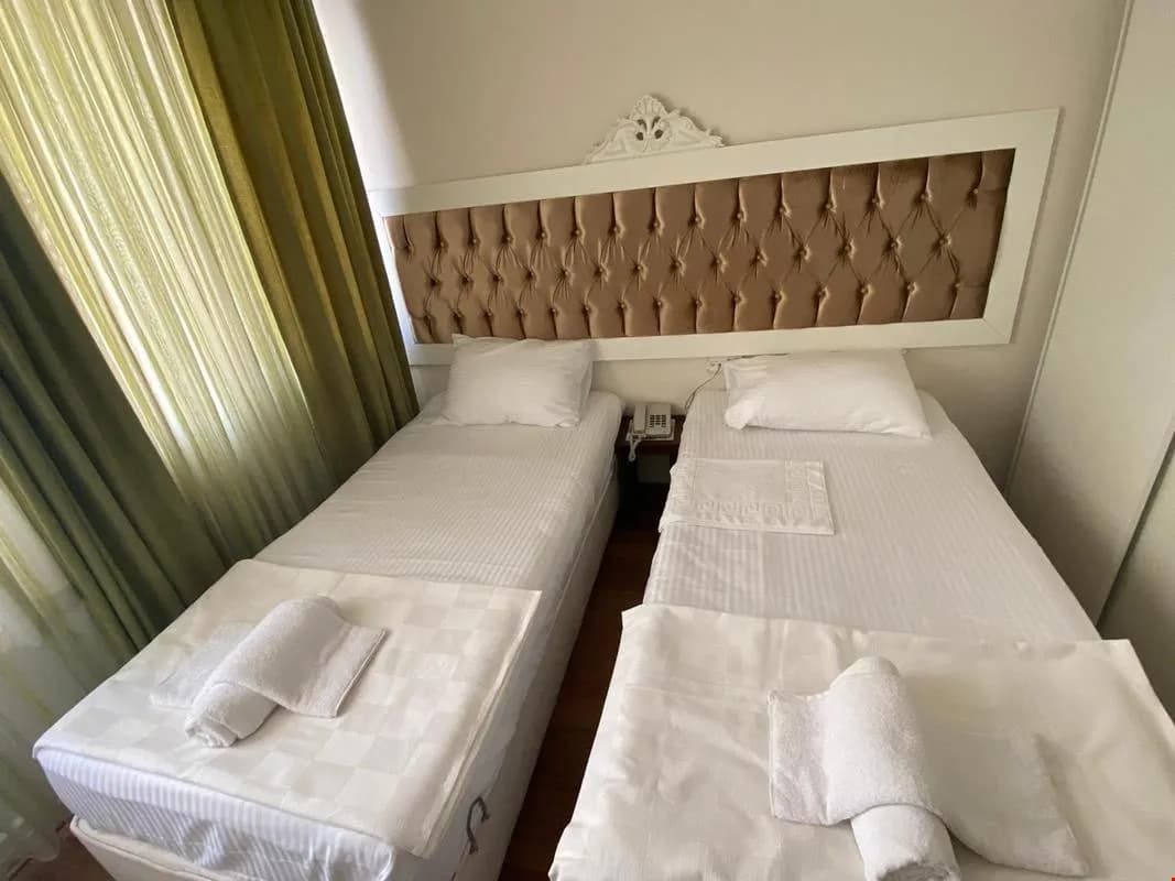 Standart Kısmi Deniz Manzaralı Balkonlu 1