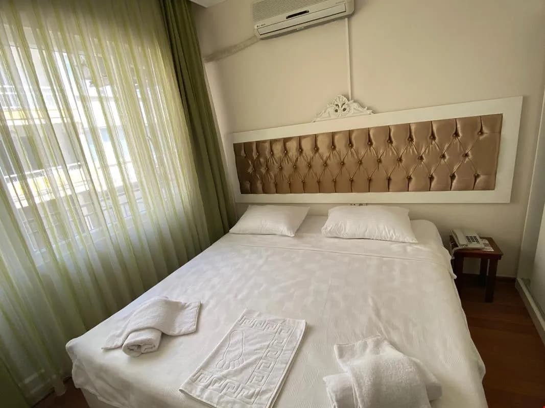 Standart Kısmi Deniz Manzaralı Balkonlu 2