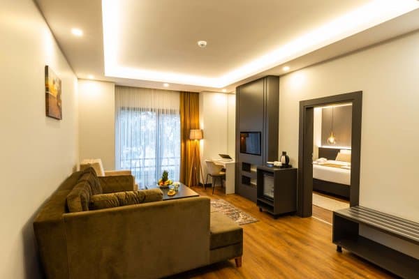 Executive Garden Suit 3