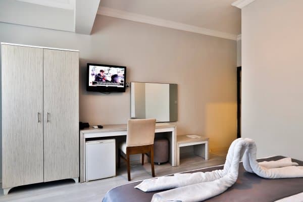 Deluxe Single Room	 2