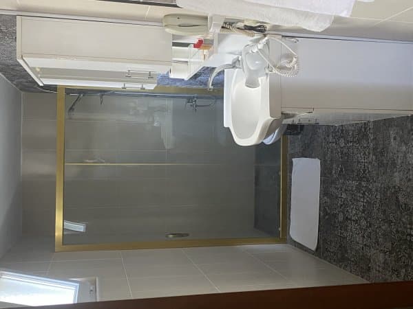 Standart Kara Manzaralı Oda 3