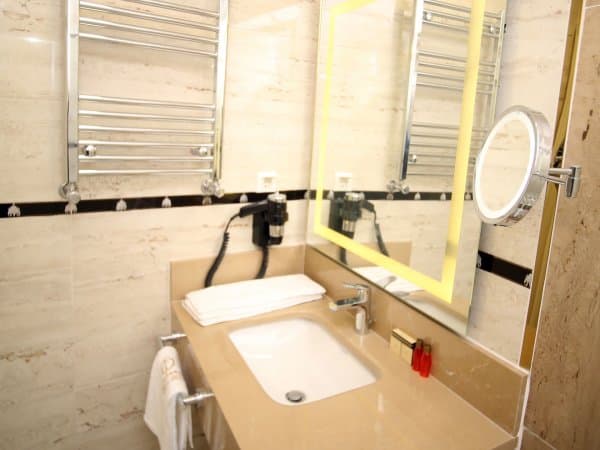 Ekonomik Penceresiz Oda 4