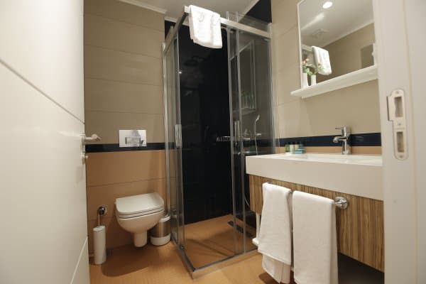 Standart Deniz Manzaralı Oda 4