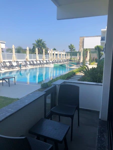 Deluxe Havuz Manzaralı Oda 3