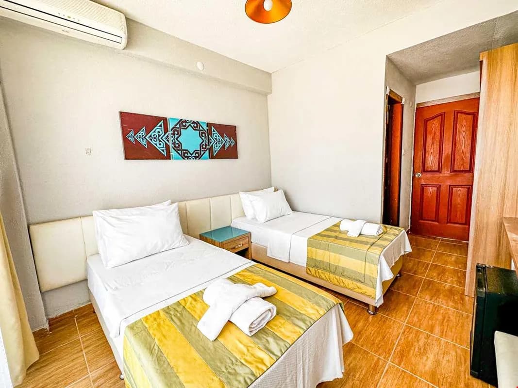 Deniz Manzaralı Delüks Twin Oda 2