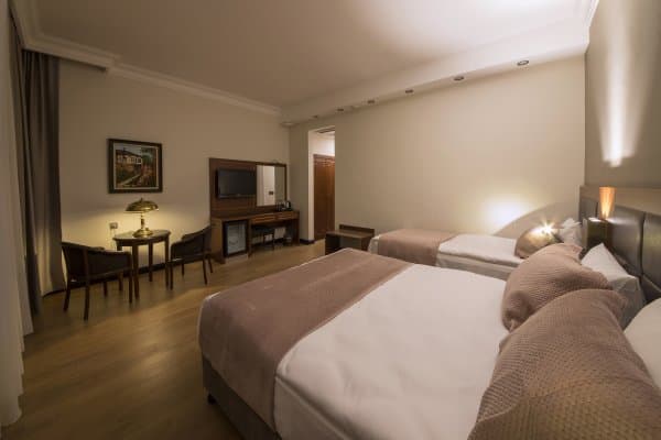 DELUXE  ÜÇ KİŞİLİK ODA 4