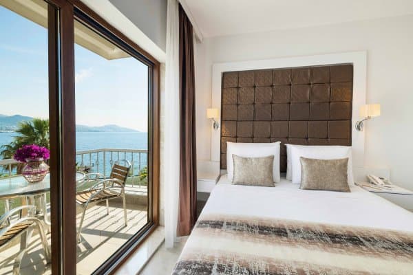 Standart Oda - Deniz & Havuz Manzaralı 1