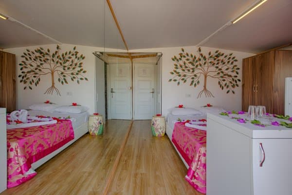 Romantic Suite Room 3