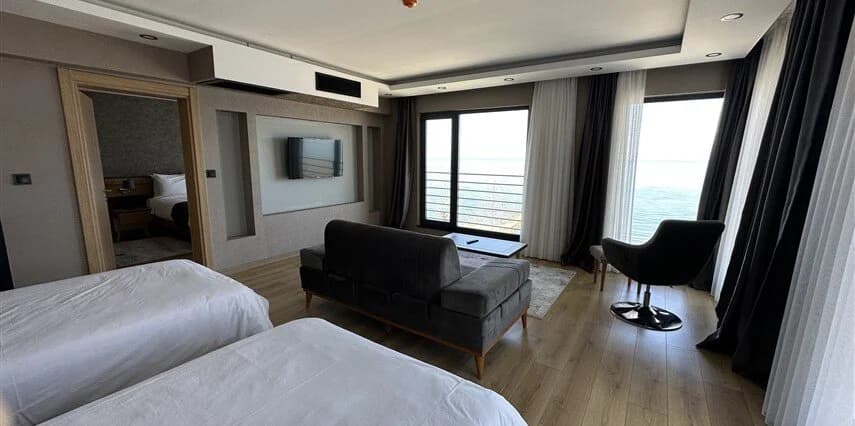 Large Family Suite 2