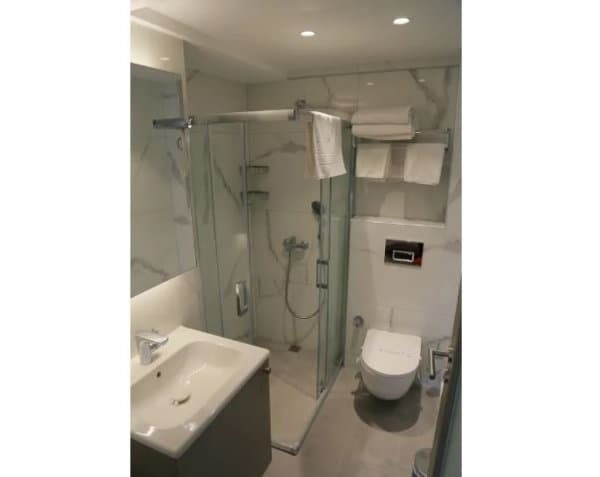 Standart Deniz Manzaralı 3 Kişilik Oda 4