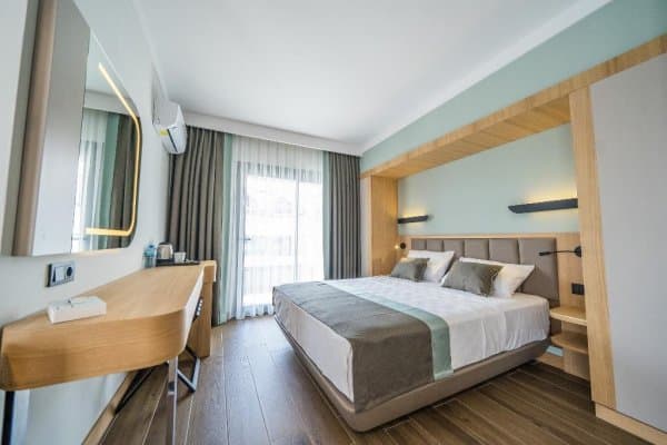 Standart Oda Yandan Deniz Manzaralı 3