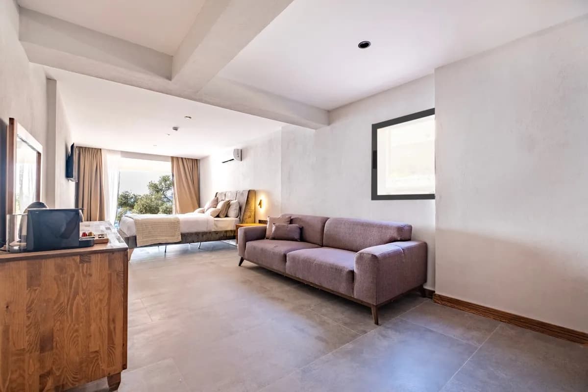 Suit Garden View Oda 2