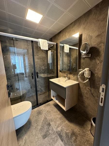 Deluxe French Room 4