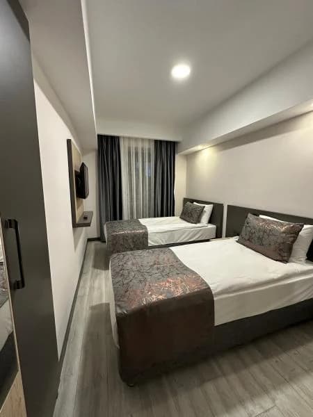 Deluxe Twin Room with Balcony 1