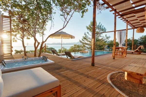 Penthouse Red Plus 1