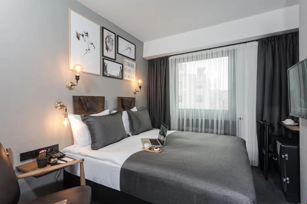 Ekonomik Tek Geniş Yataklı Oda 2