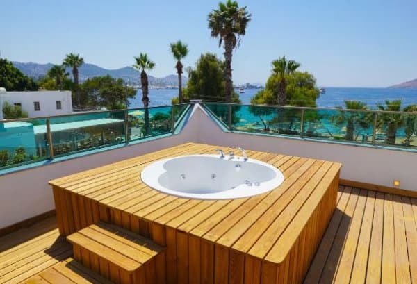 Executive Deluxe Suite 3