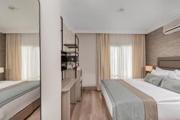 Standart Havuz Manzaralı Oda 1