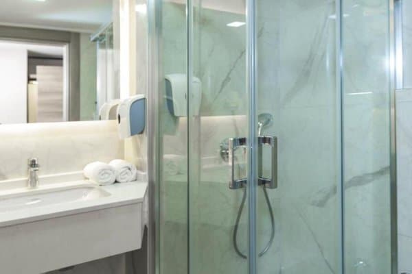 Standart Havuz Manzaralı Oda 4