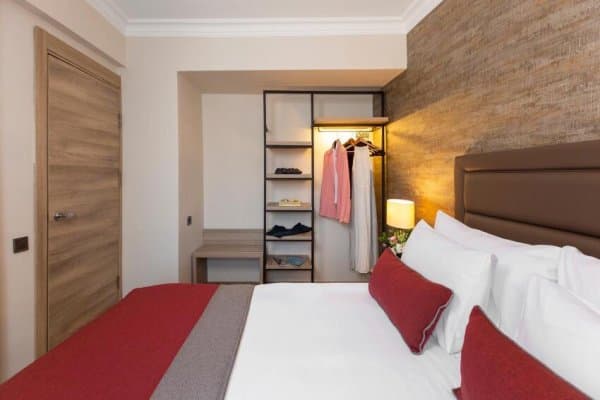 Junior Havuz Manzaralı Oda 1