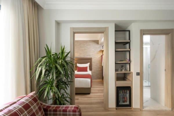 Junior Havuz Manzaralı Oda 2