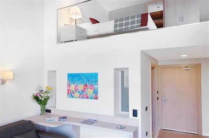 Dublex Kara Manzaralı Oda 3